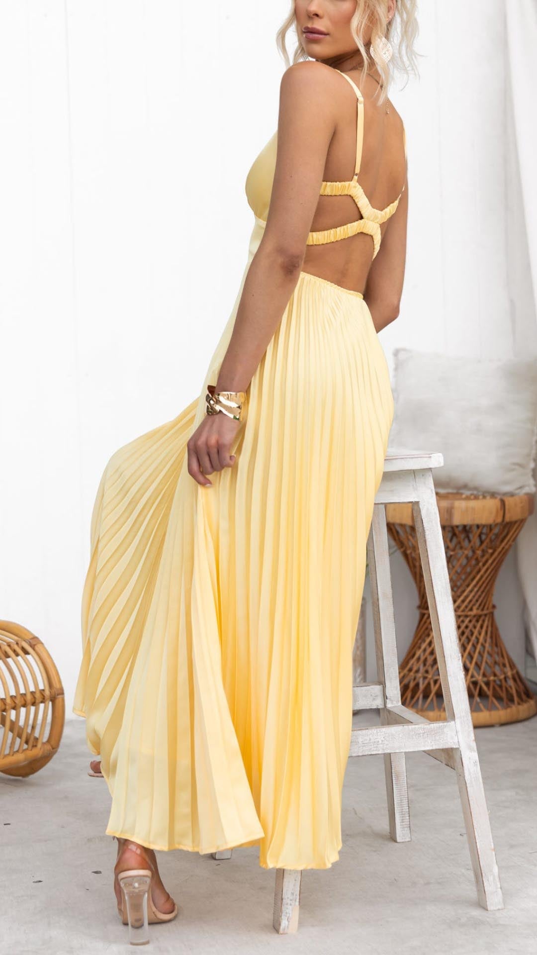 ABY|PLEATED V-NECK MAXI DRESS